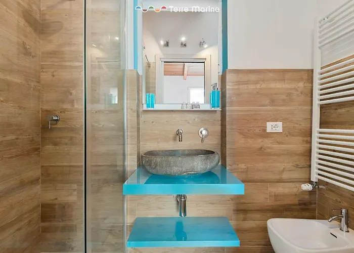 A Casa Tua Room, Terre Marine Guest house La Spezia